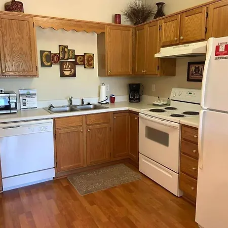 Whispering Pines 111 Villa